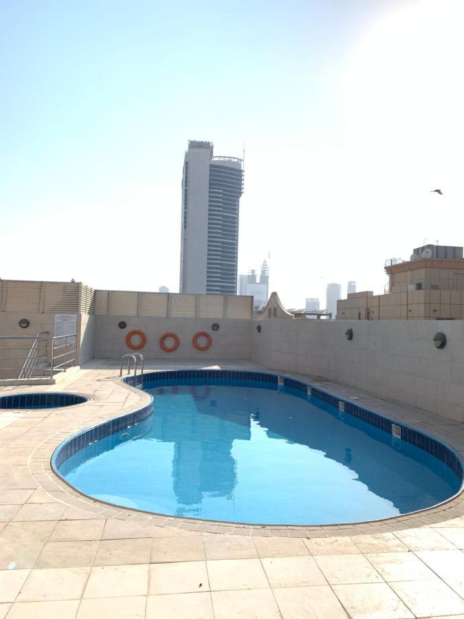 Female Only-Anaruby Backpackers- Metro Station Mashreq Hostel Dubai Exterior foto
