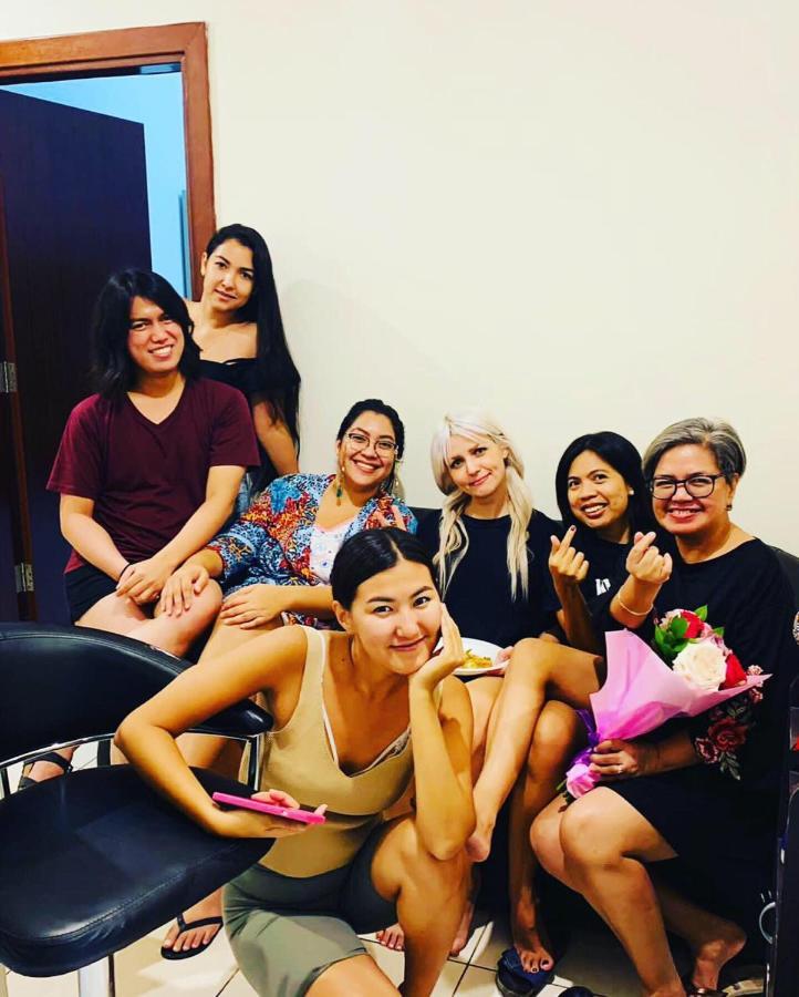 Female Only-Anaruby Backpackers- Metro Station Mashreq Hostel Dubai Exterior foto